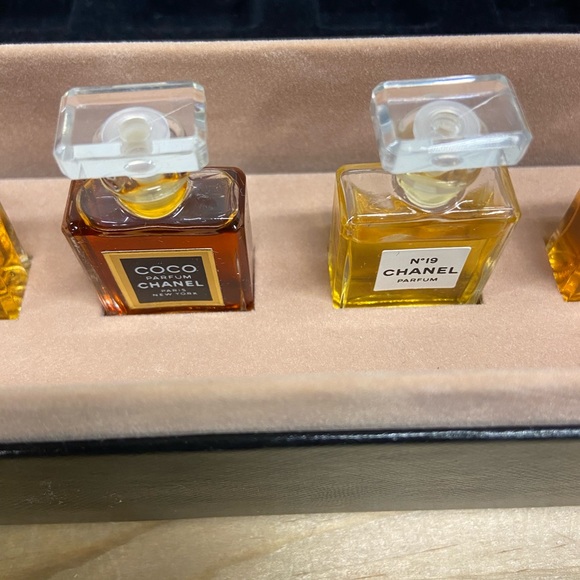 Rare Boxed Set Chanel Fragrance Wardrobe 5 Mini/Sample Size Perfumes - Picture 14 of 14
